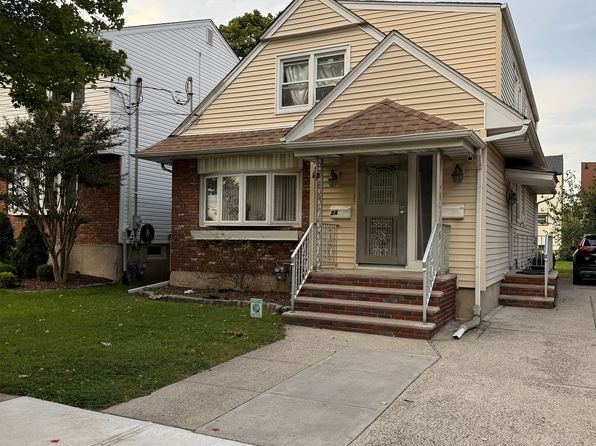 24 Pinecrest Rd