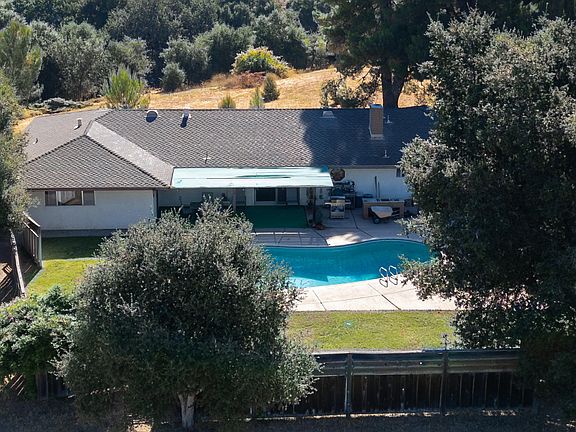 2nd image of 1189 Mustang Dr