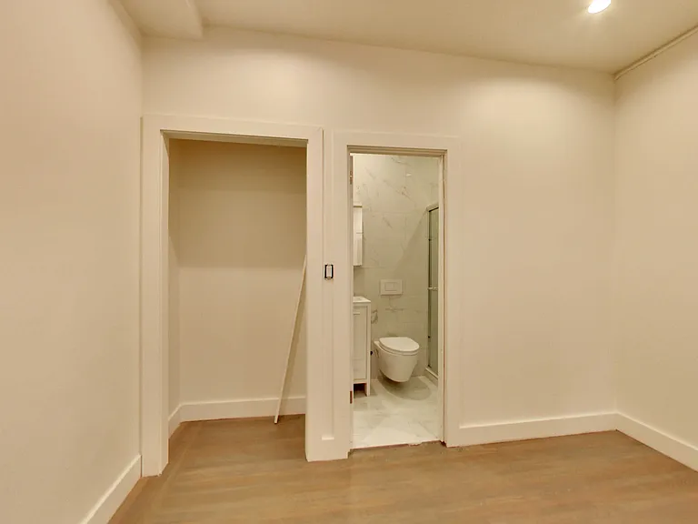 1050 Pine St #4 — Photo 16