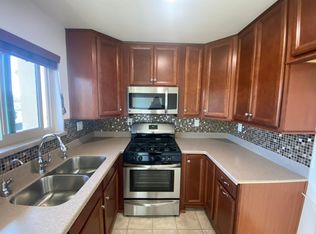 2212 Pine St, Paso Robles, CA 93446