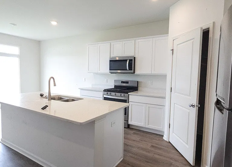 7828 W 105th Pl — Photo 3