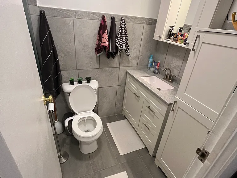 9731 N Fox Glen Dr #1M — Photo 10
