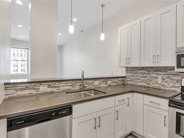 251 Main St #404 — Photo 4