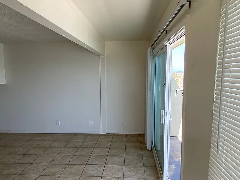 6561 Del Playa Dr — Photo 24