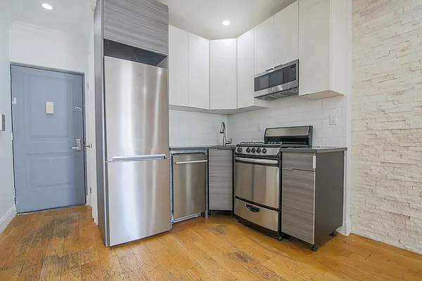 Rented by Platinum Properties | media 8