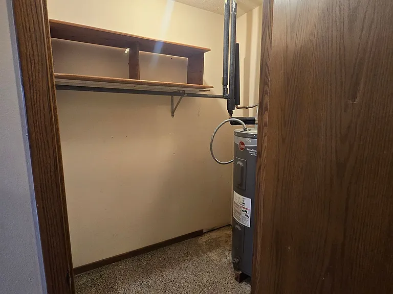Come Home to Peterson Square Apartments — Photo 13