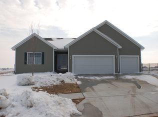2165 SE Crabapple Ct, Waukee, IA 50263