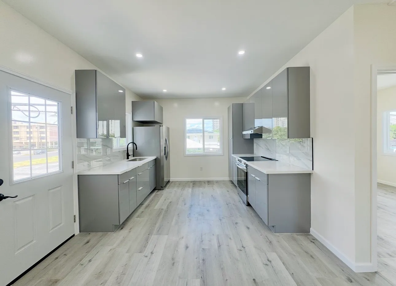 2 bed, 900 sqft, $2,850 — Photo 1