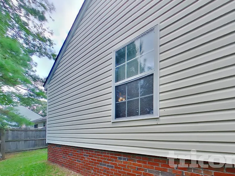 120 Oakbrook Village Rd — Photo 15