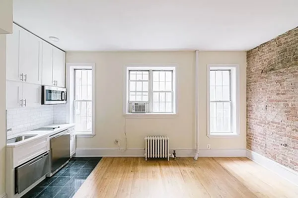 Rented by REAL New York | media 21