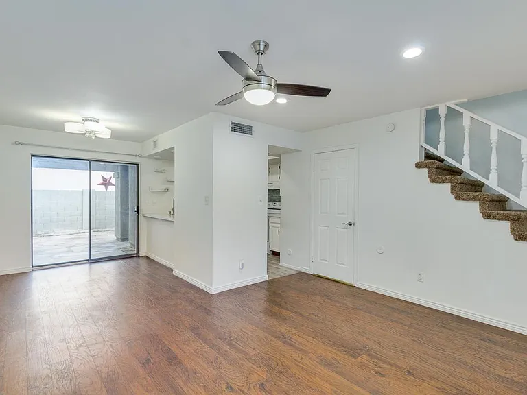 1440 W La Jolla Dr — Photo 11