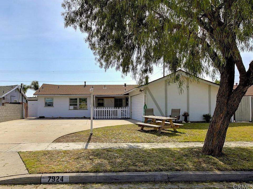 1st image of 7924 La Costa Cir