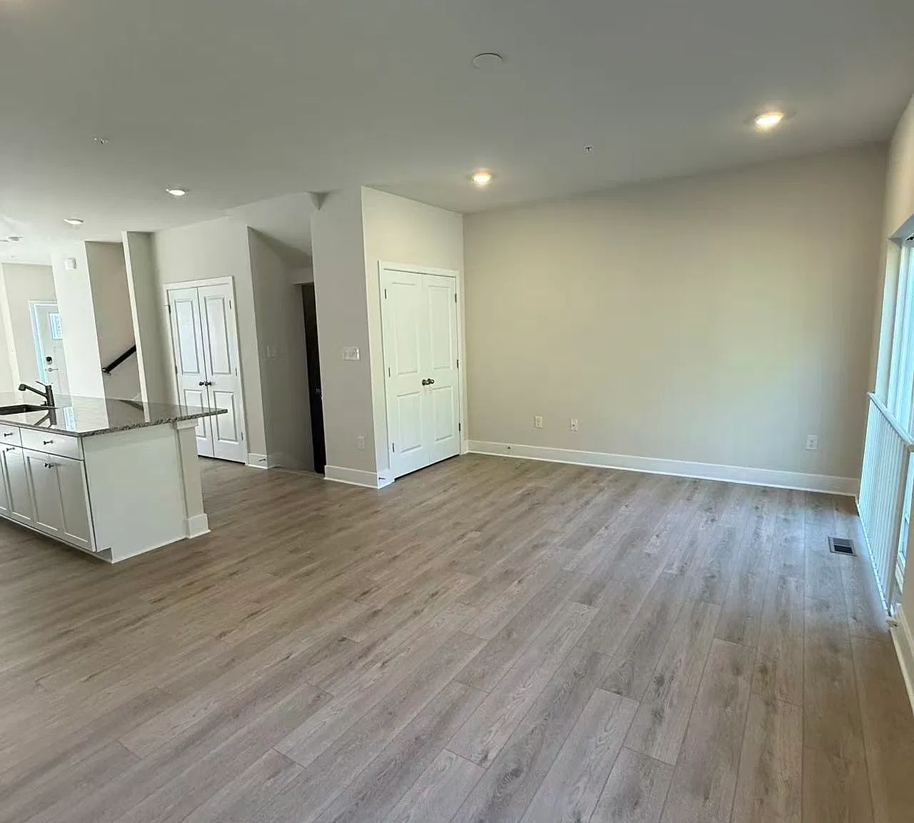 4 bed, 2620 sqft, $3,600 — Photo 4
