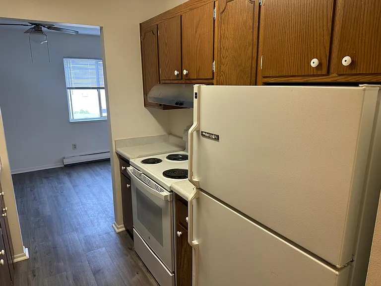 2122 Allen Blvd #6 — Photo 2