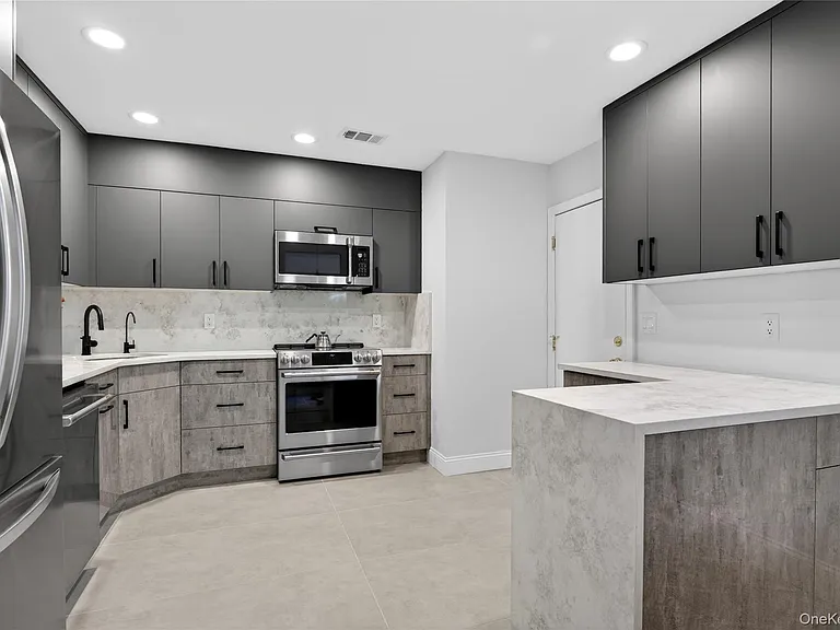 60 Wimbledon Dr #60 — Photo 14