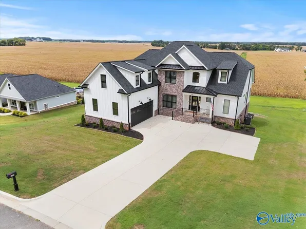 119 Morning Mist Dr, Huntsville, AL 35811