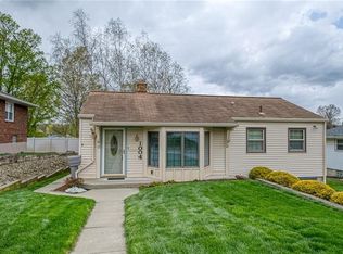 1004 Aetna Dr, Ellwood City, PA 16117