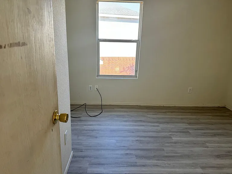 5100 Waterford Dr — Photo 16