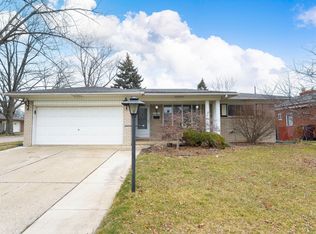 8413 Menge Ave, Center Line, MI 48015