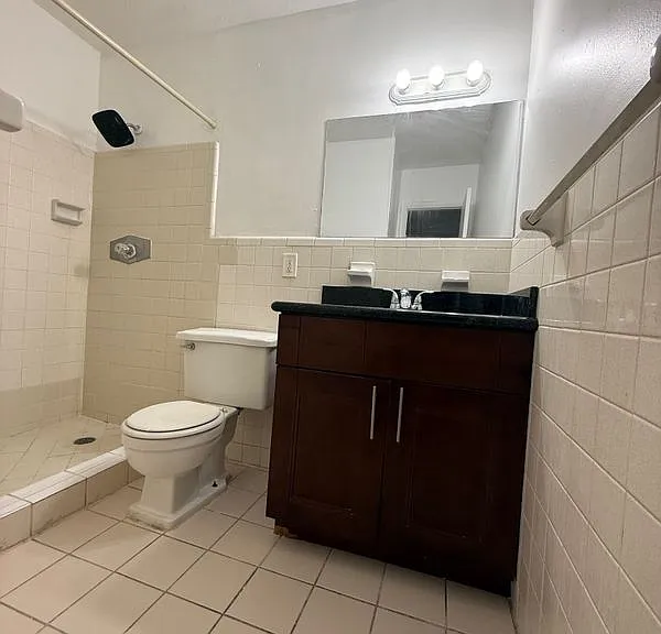 5224 NW 16th St #3 — Photo 8