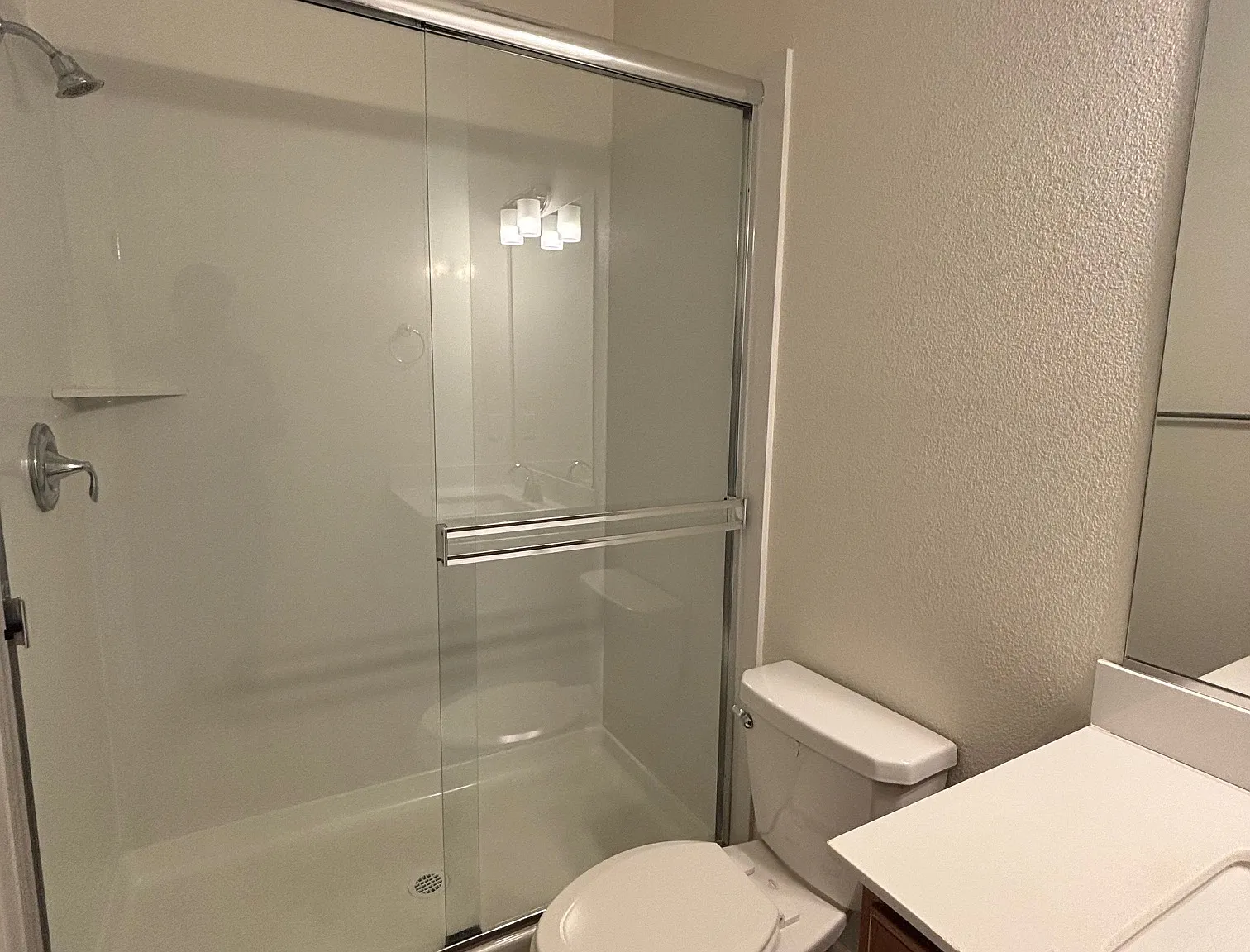 2 bed, 600 sqft, $2,000 — Photo 3