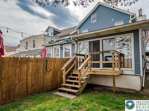5th image of 520 Maple St