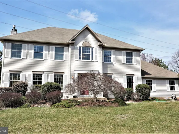 19 Barrington Dr, Princeton Junction, NJ 08550