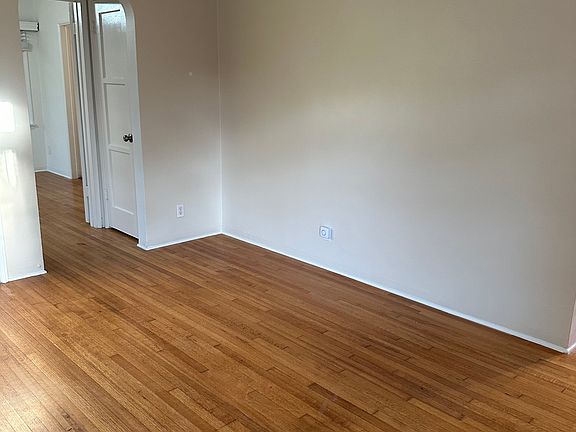 5th image of 2626 Montana Ave APT A