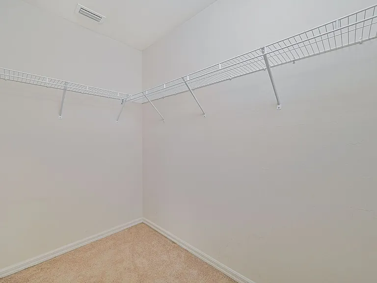 305 NW 16th Pl — Photo 16