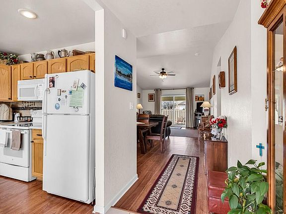 4th image of 3401 Badger Ct