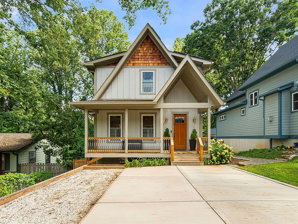 Front of modern 2021 green-built home with 3 off-street parking spaces.