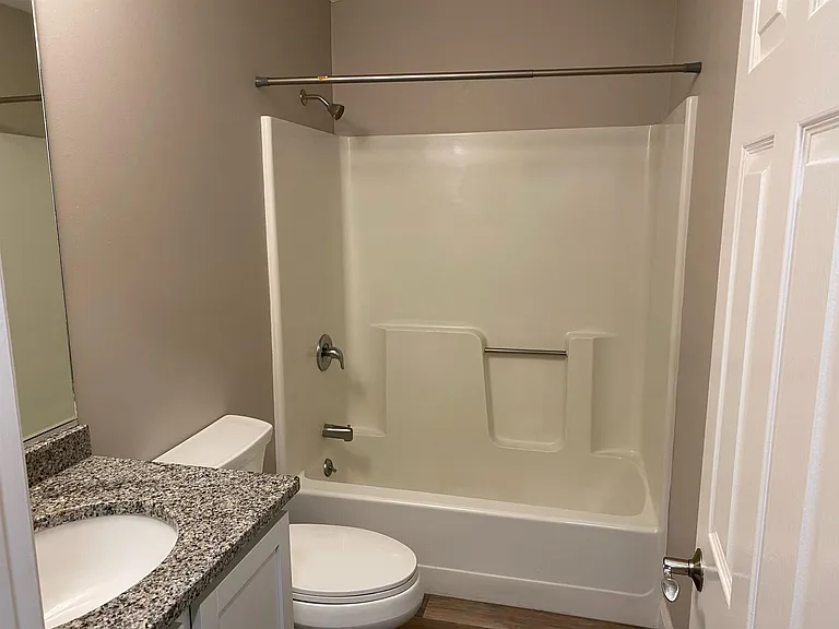 10 Barrington Ave #204 — Photo 5