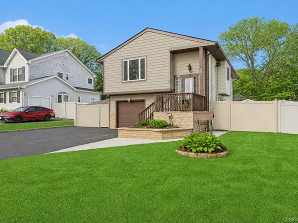346 Avenue C, Ronkonkoma, NY 11779