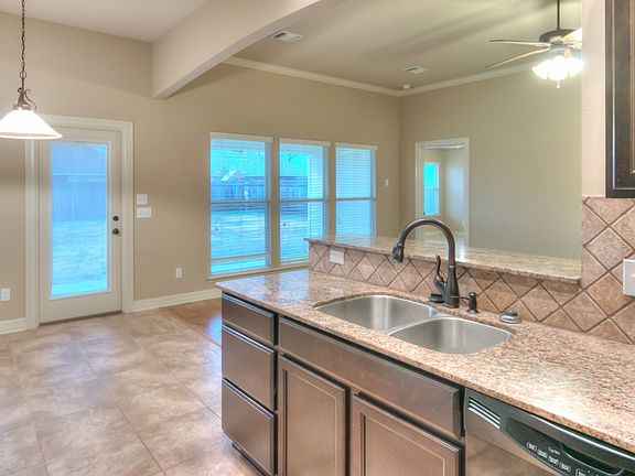 5th image of 405 Jordan Dr