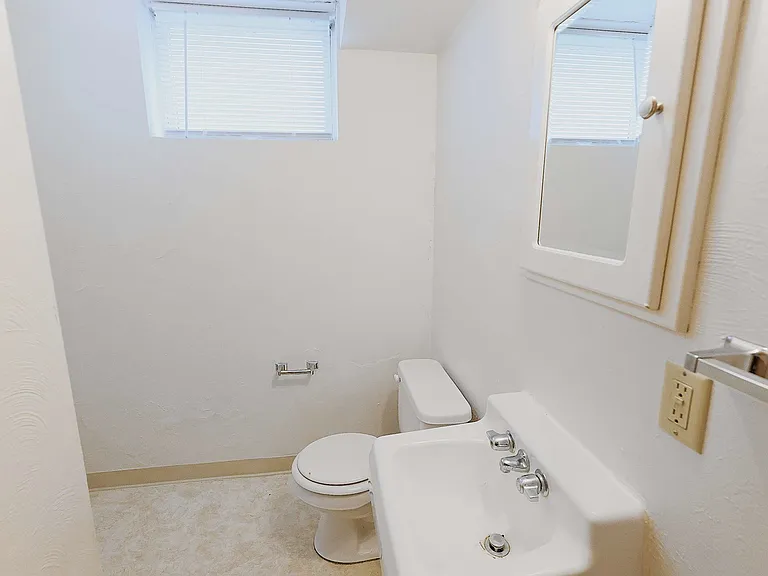 1731 E St #11 — Photo 13