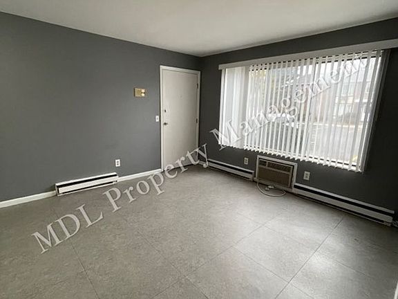 5th image of 1850 Squire Dr APT 2