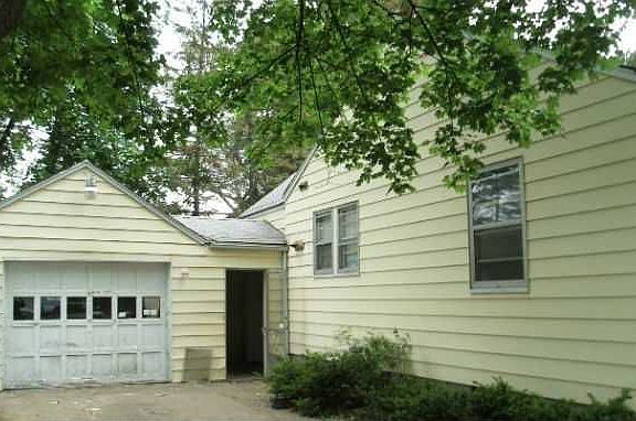 2nd image of 2599 Longview Ave