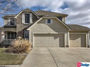 17001 Cottonwood Cir, Omaha, NE 68136