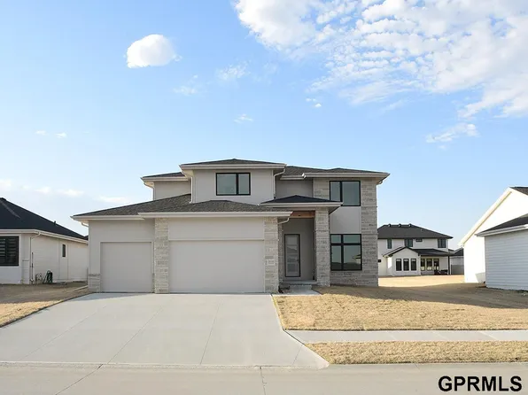 21121 Jessie Ave, Elkhorn, NE 68022