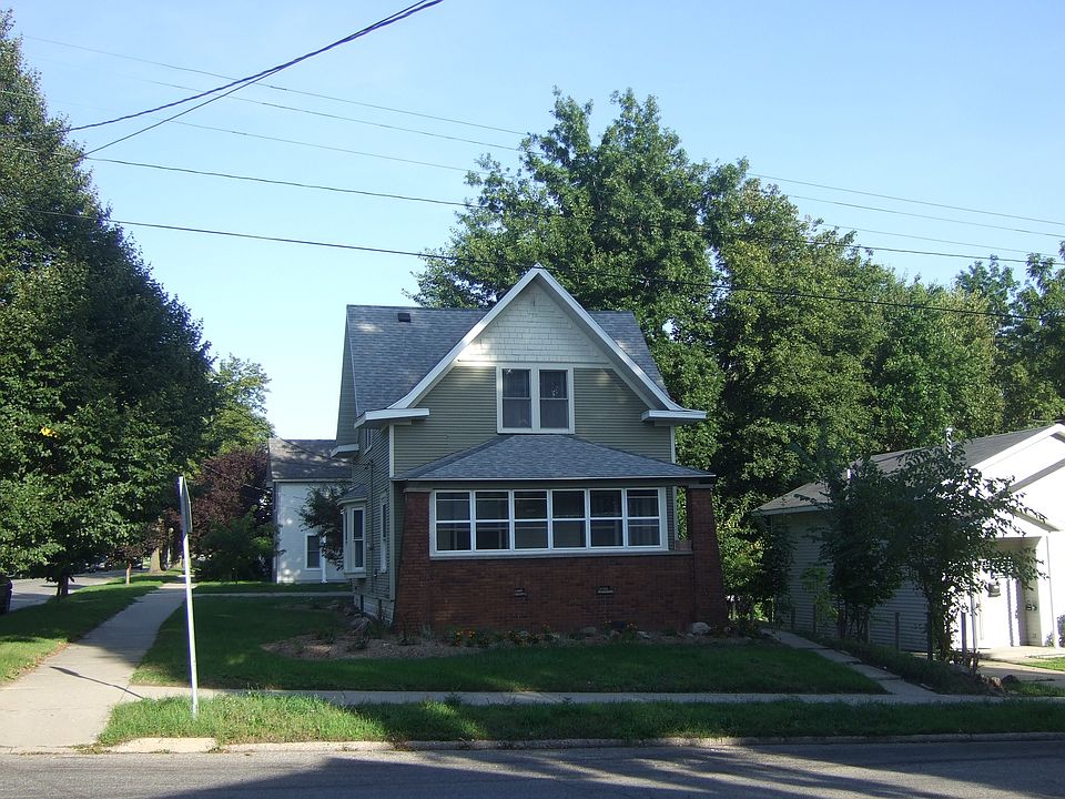 1st image of 1374 College Ave NE