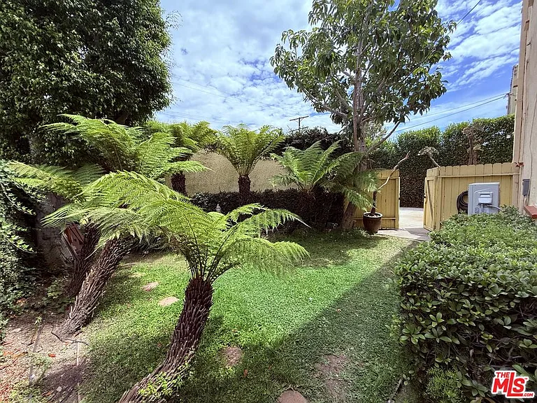 1032 S Crescent Heights Blvd — Photo 44