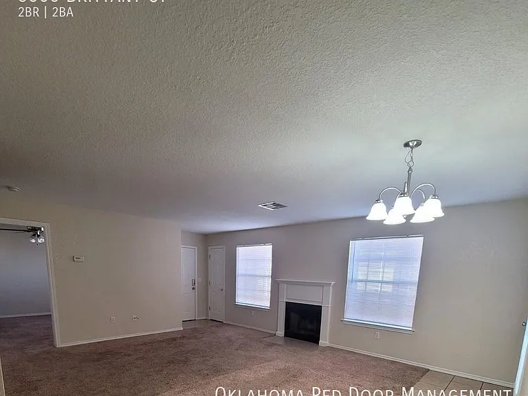 3500 Brittany Ct — Photo 4