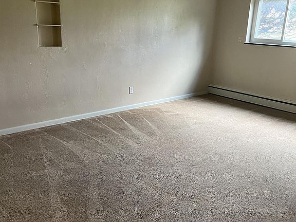 3rd image of 910 Cherry Dr #10943572