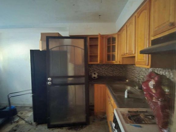 5th image of 309 E Haines St