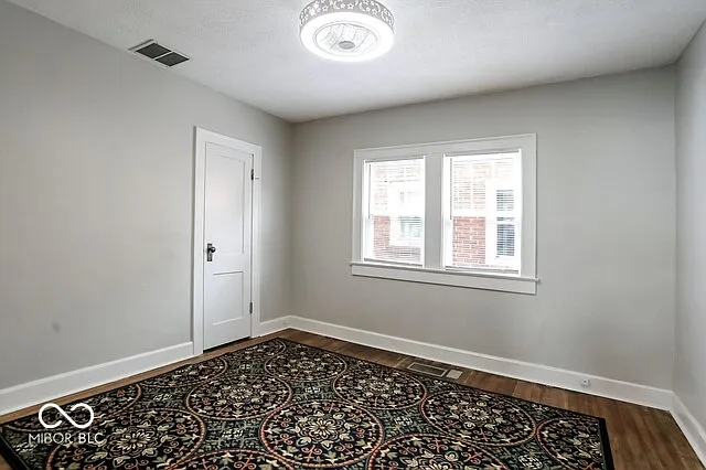 945 Cecil Ave — Photo 14
