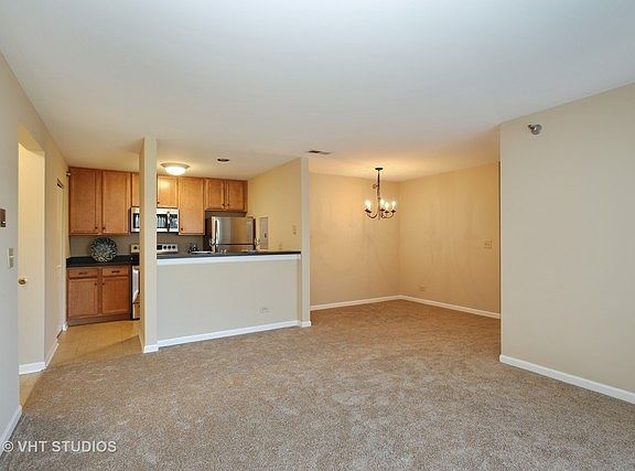 3rd image of 208 Glengarry Dr APT 102