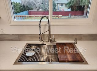 679 McClure Rd, Kelowna, BC V1W1L7