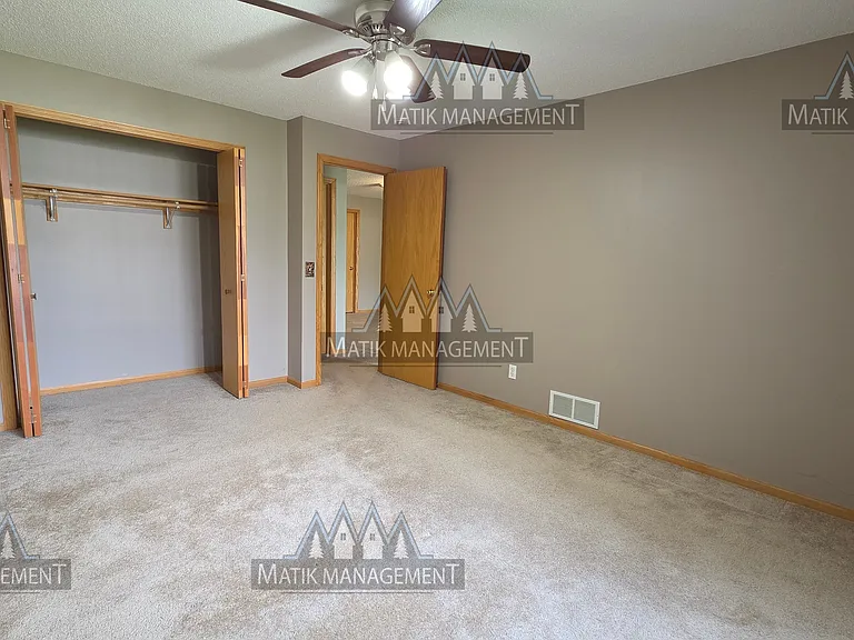 718 10th St SW — Photo 45