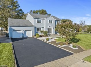 7 Daniel Dr, Hillsborough, NJ 08844
