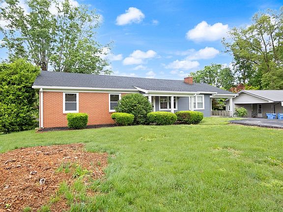 2nd image of 206 Wedgewood Dr